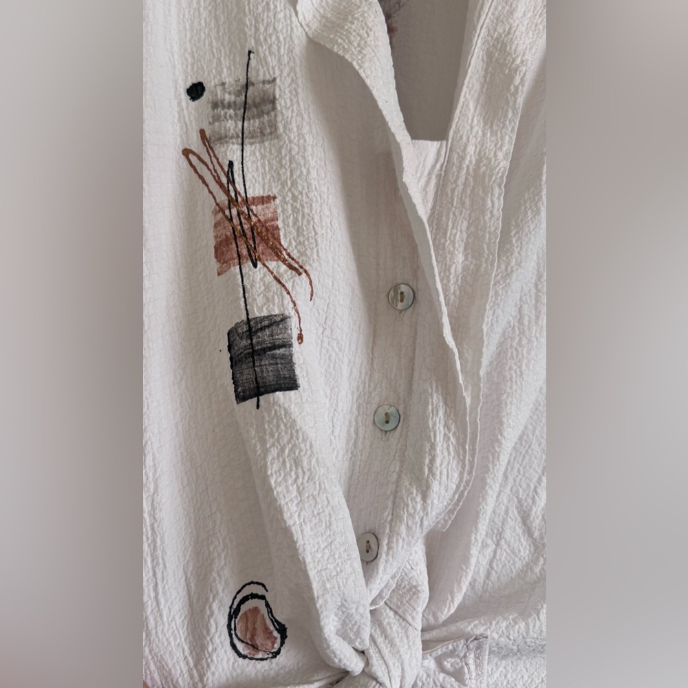 White Button-Up Shirt with Abstract Design - Picture 3 of 4